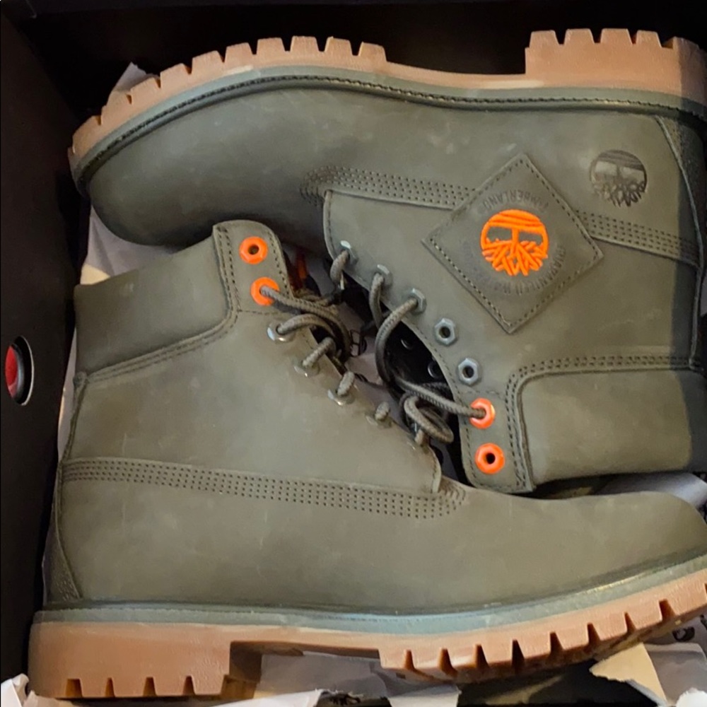 Olive green and orange Timberlands!